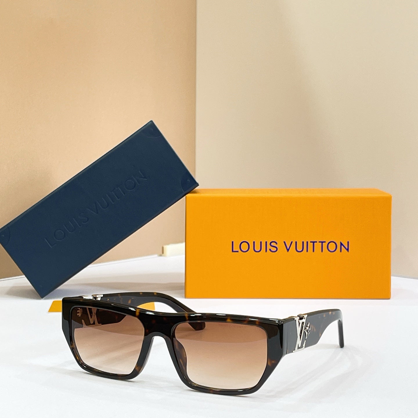 Luxury Limited-Edition Sunglasses XC1026071713