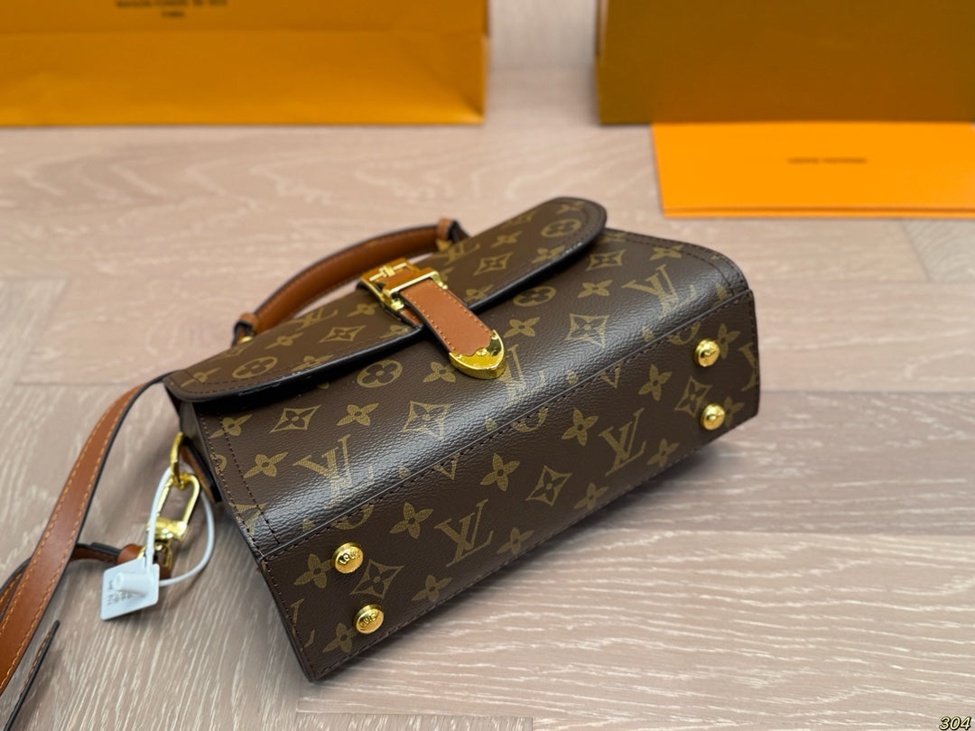 L Carry a crossbody bag 0725101402