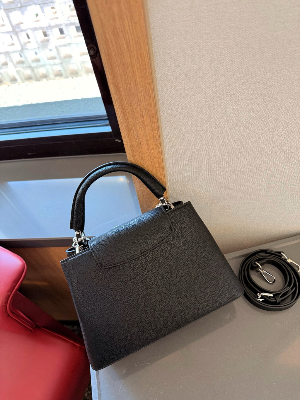 L Fashion Capucines Handbag 0725022601