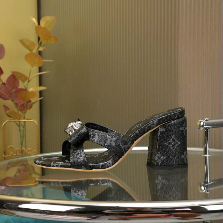 Classic all-match high-heeled sandals SXC05305
