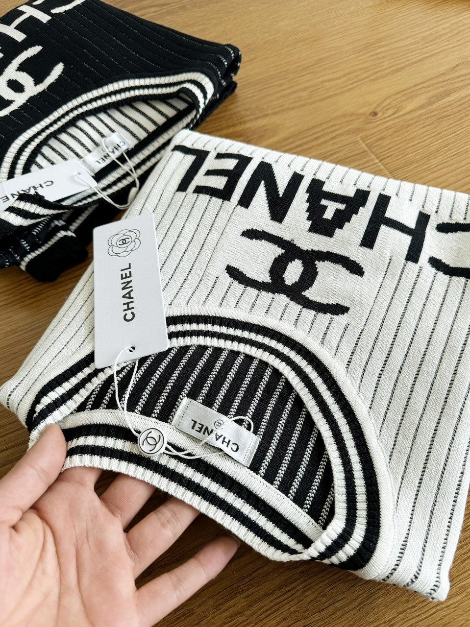 Color block letter embroidered vertical pattern round neck short sleeves 0724050904