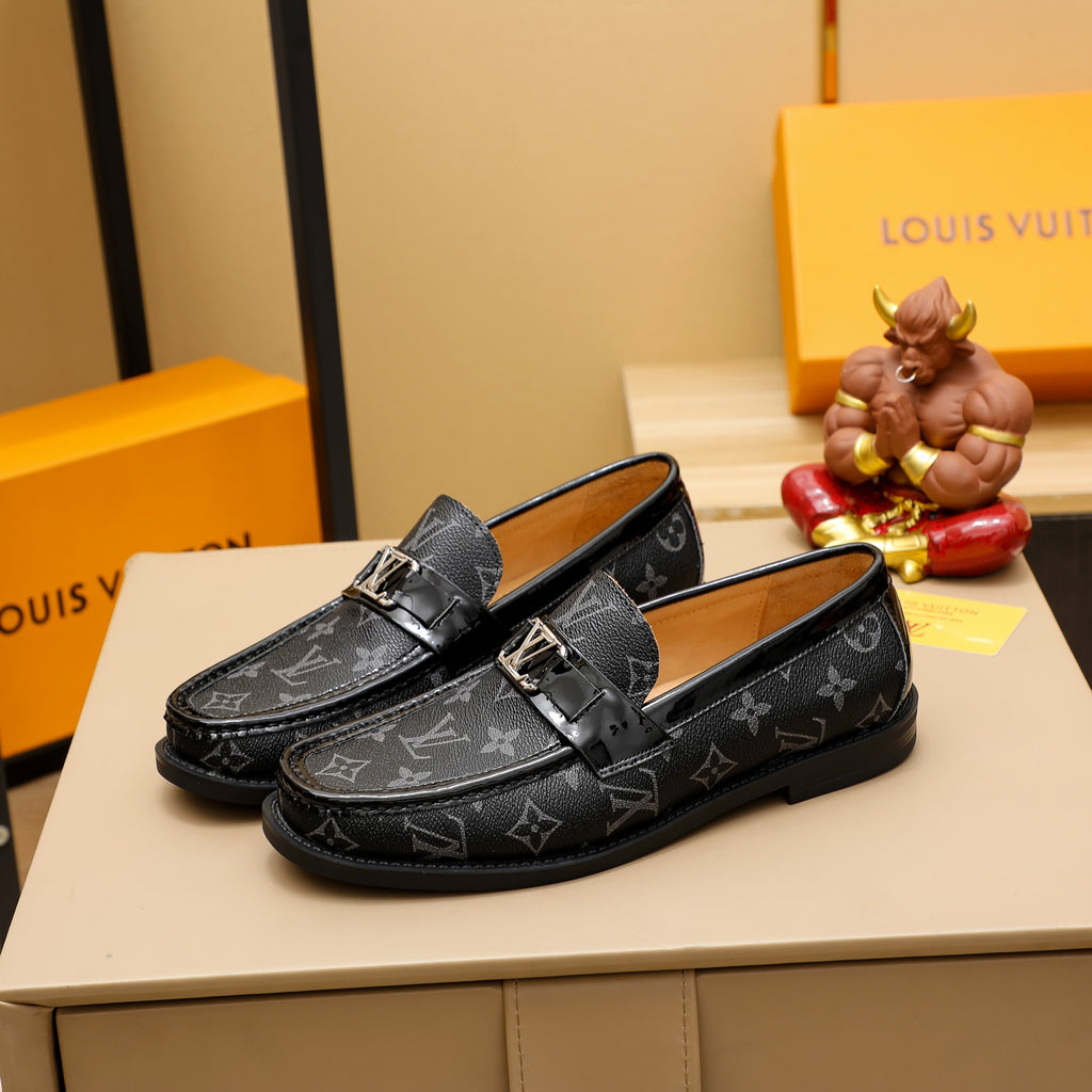 V print fashion leather shoes 0724050603