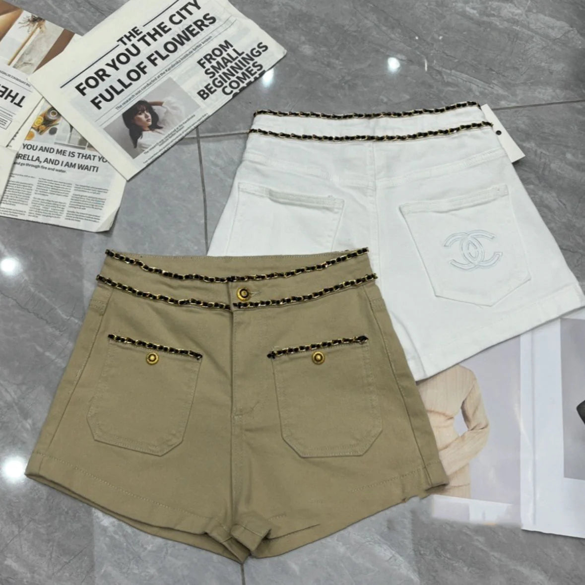 New Slim-Fit Skinny Chain-Detail Denim Shorts 1026052009