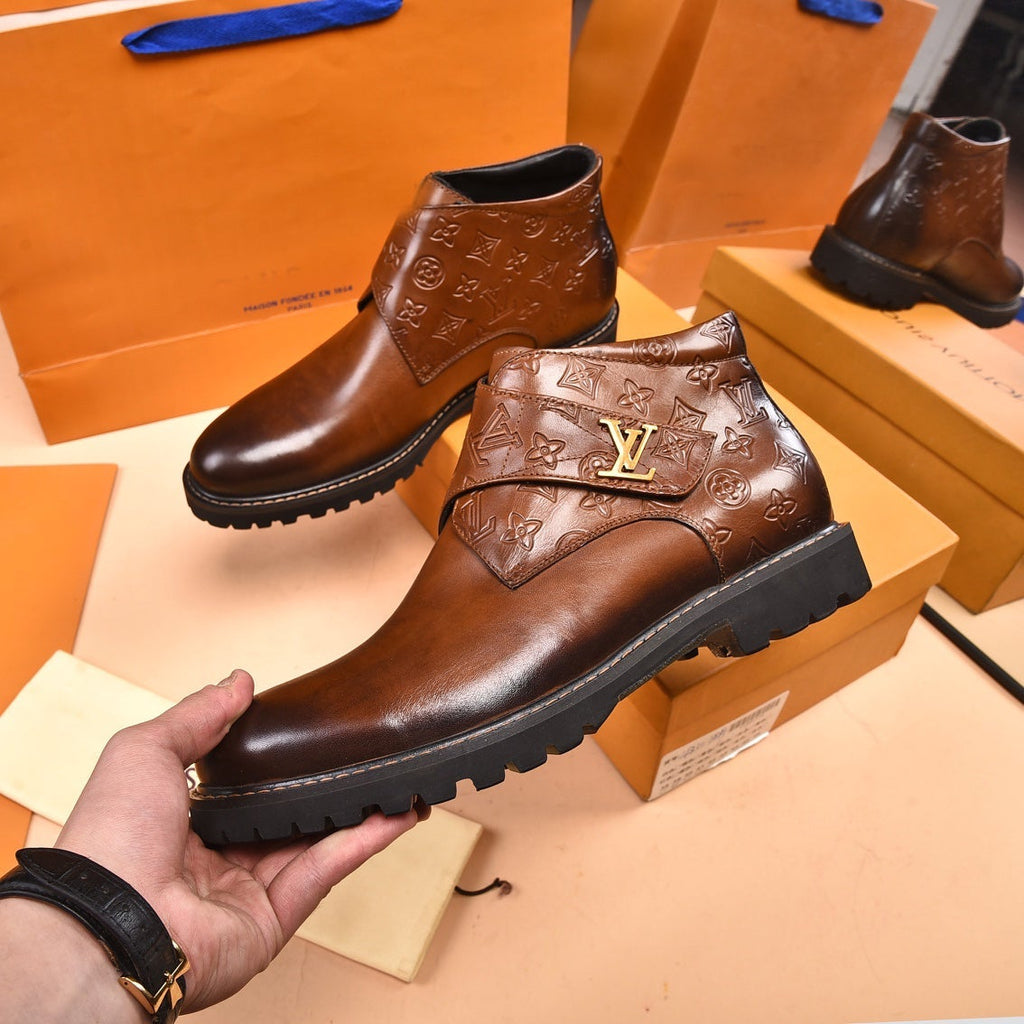 V classic logo fashion boots