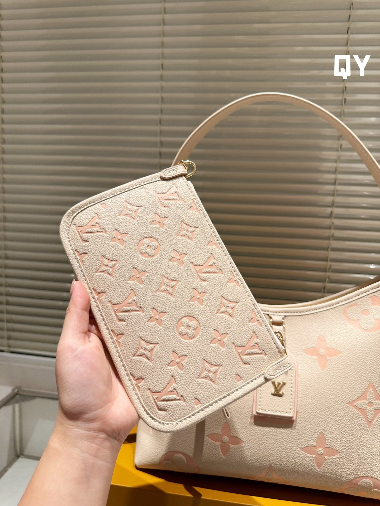V fashion print Carryall new commuter bag 0724061303