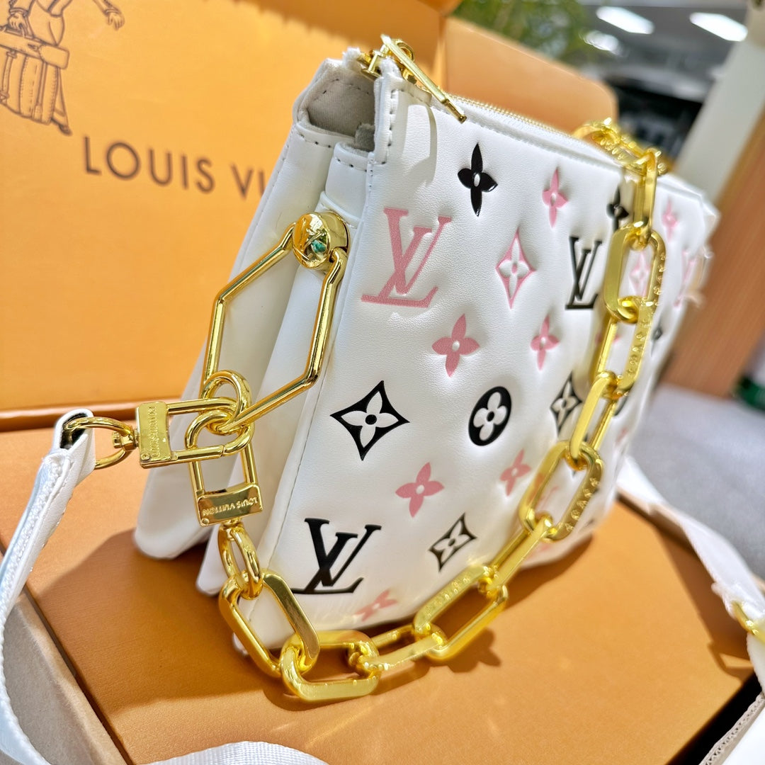 Fashion new messenger bag CWT1023081031