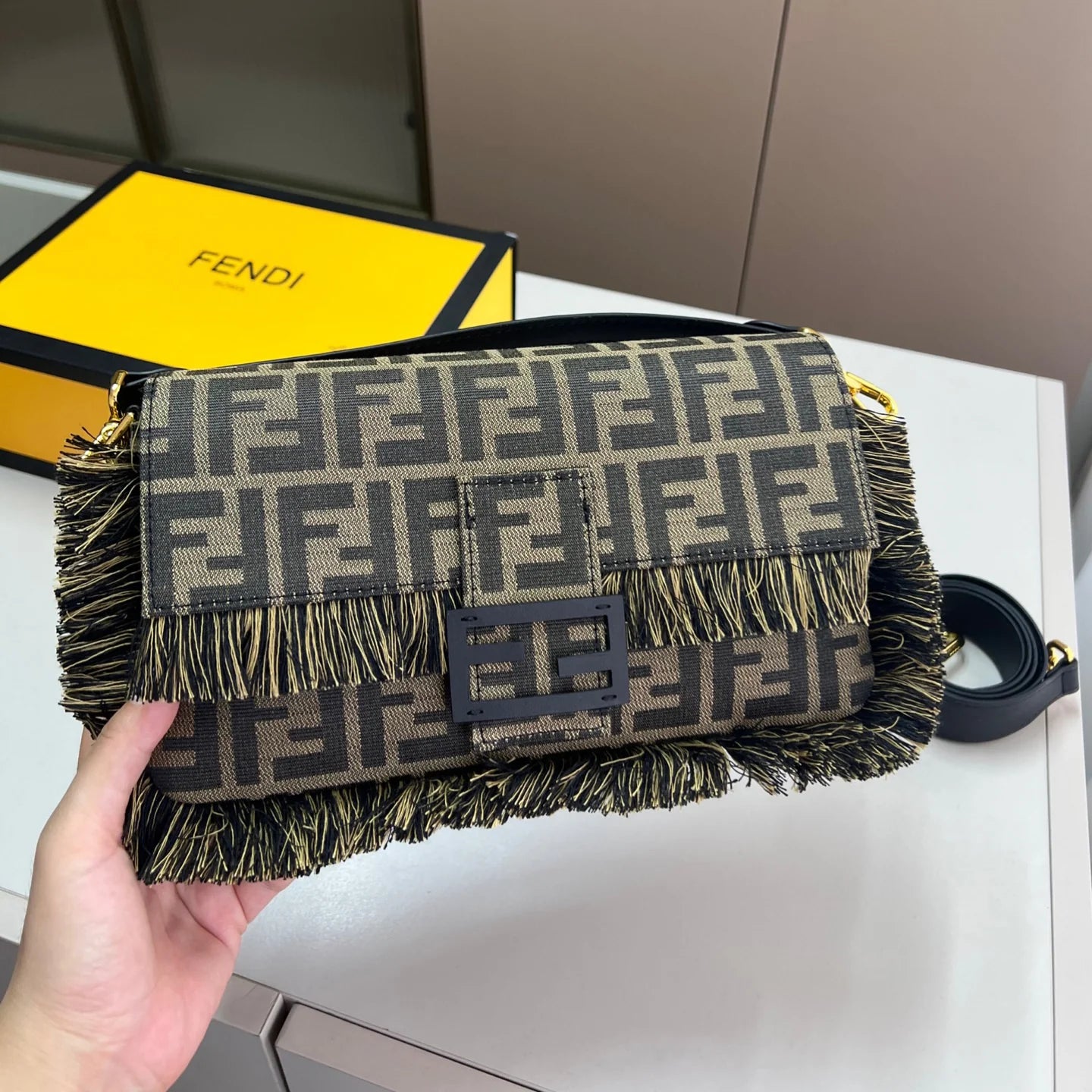 Tassel Baguette 1025070407