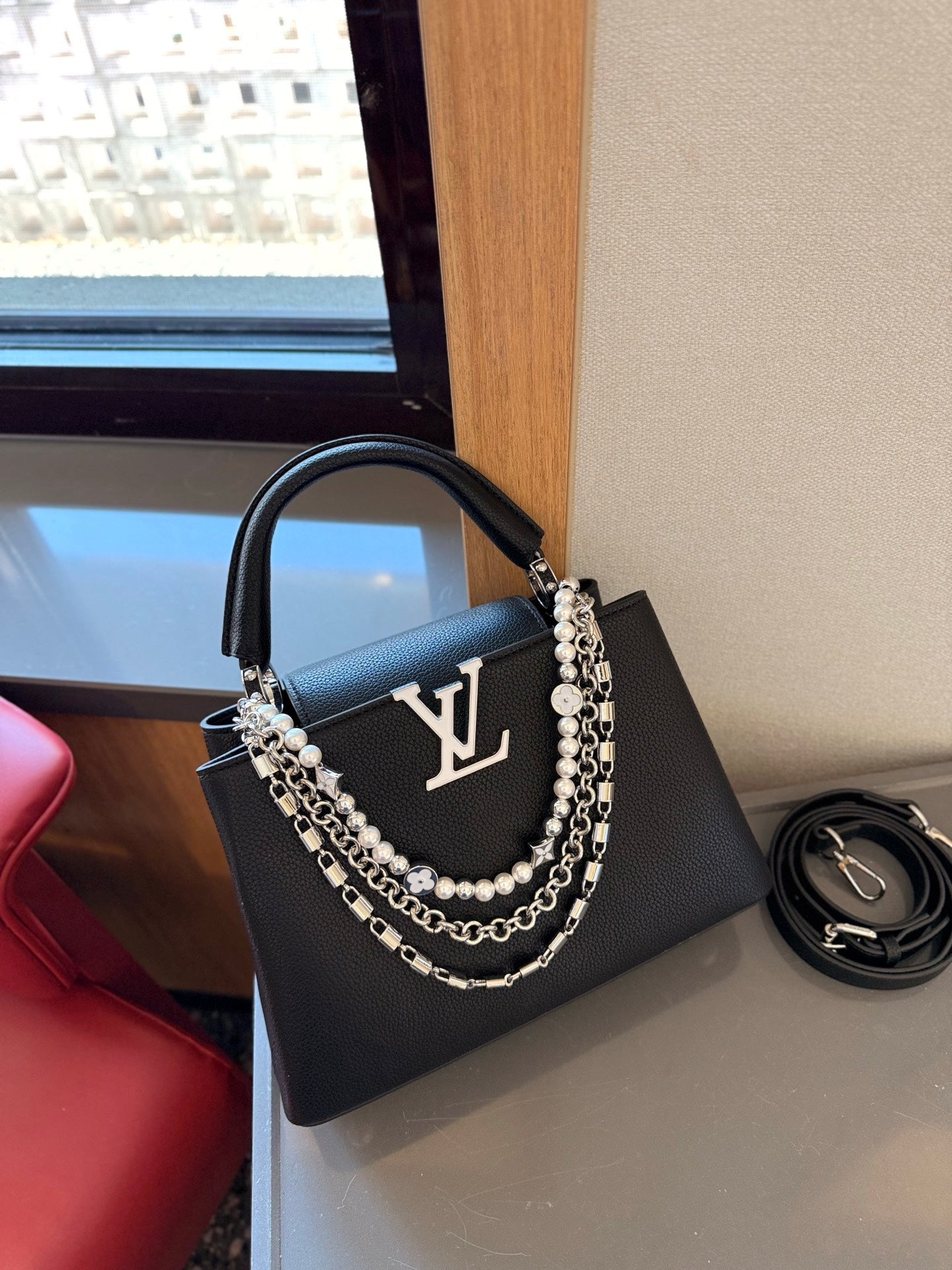 L Fashion Capucines Handbag 0725022601