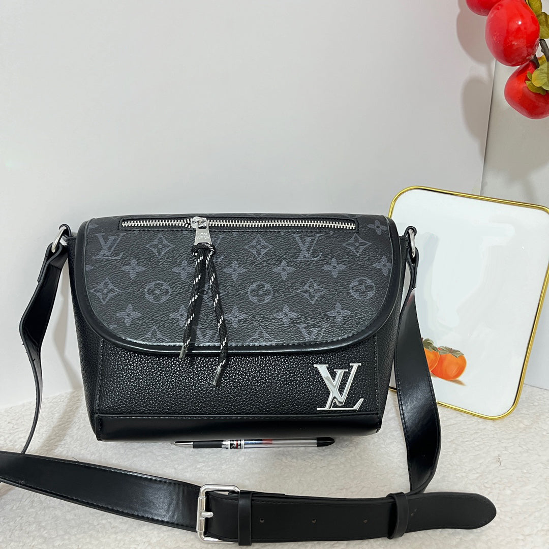 Best-Selling Men's Shoulder Bags SCB1026070702