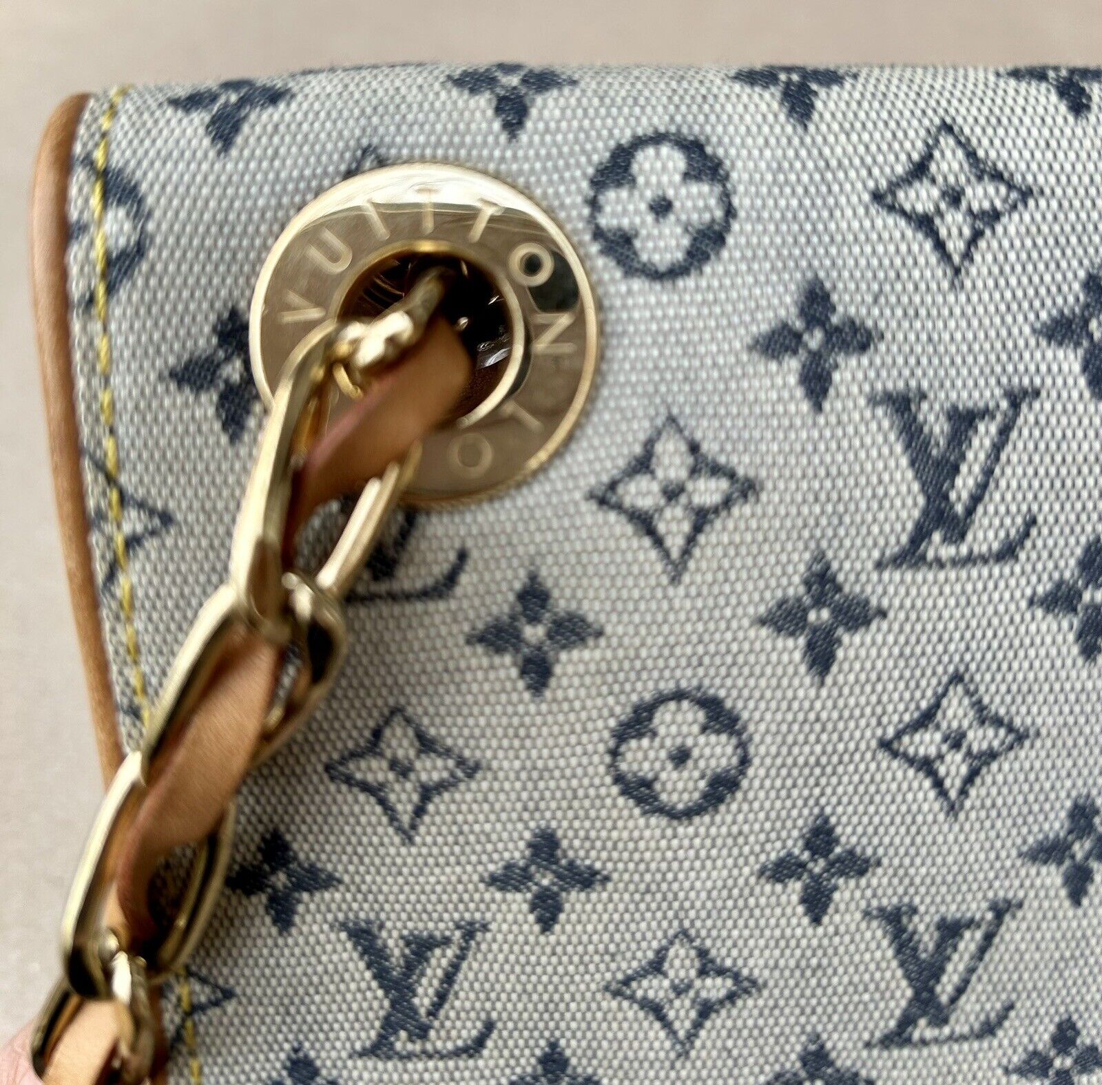 Fashionable and versatile crossbody bag 1023112205
