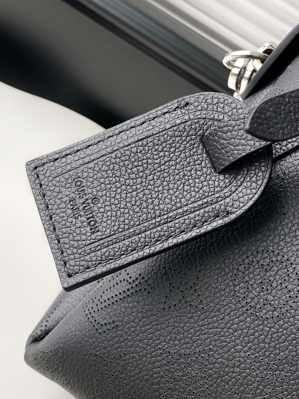 L & V Stylish Cut-out Cowhide Hand Bag M0726051906
