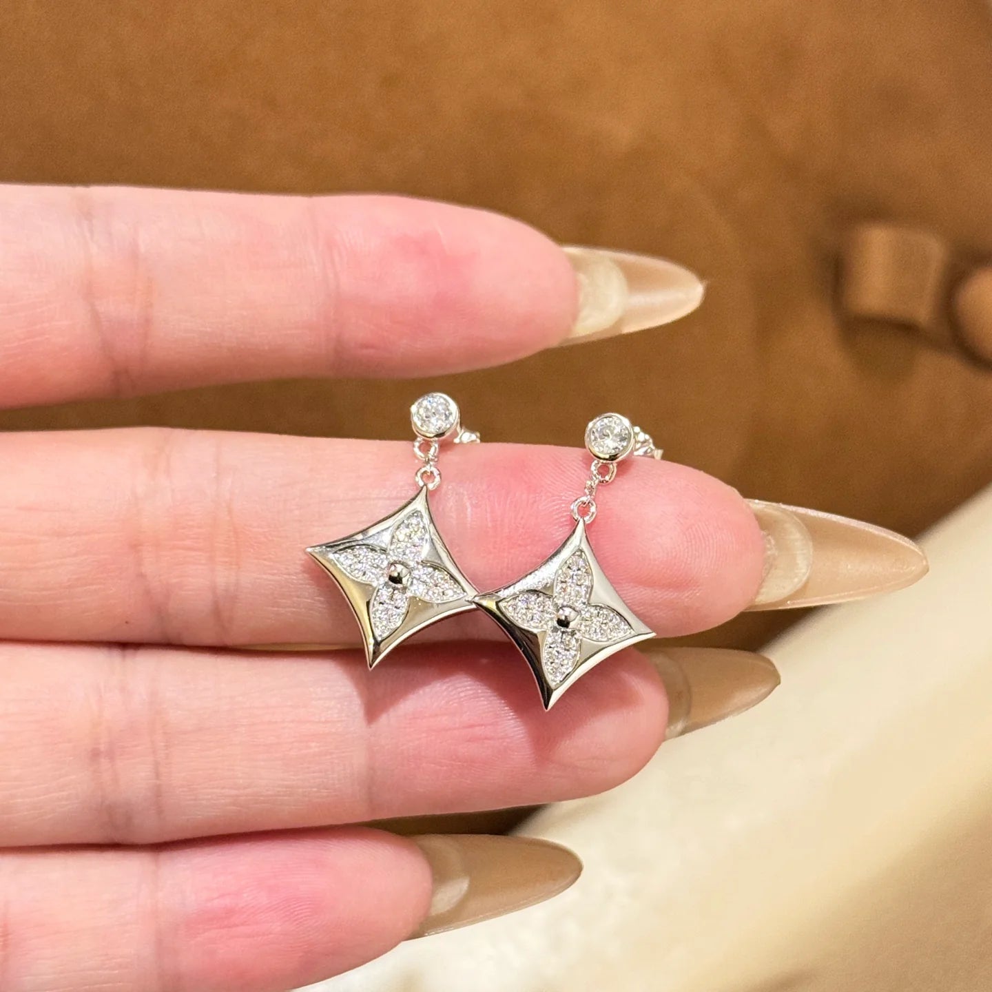 New stylish floral stud earrings with rhinestones 1426013003