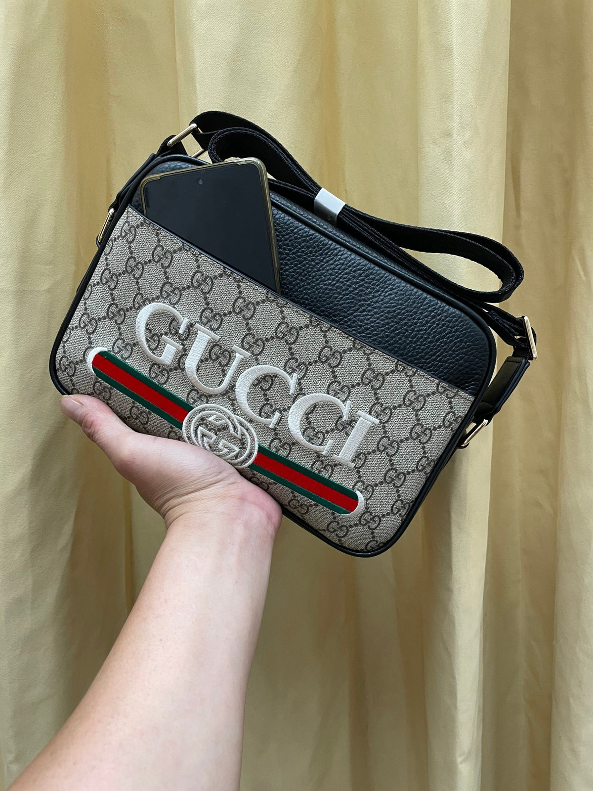 G fashion single-shoulder crossbody bag 0725061811