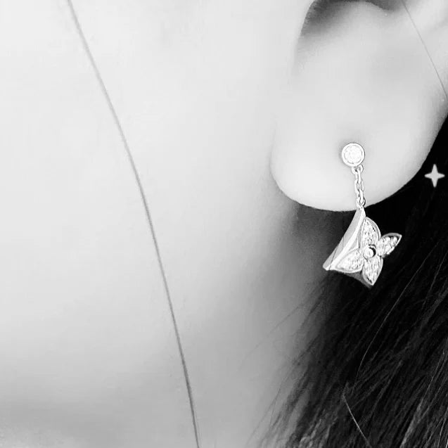 New stylish floral stud earrings with rhinestones 1426013003