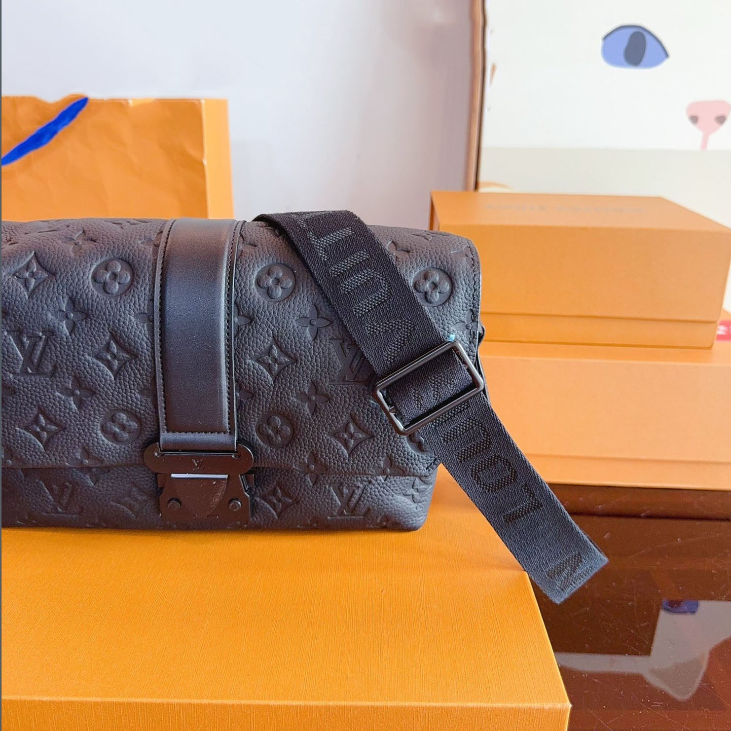 L Fashion Cowhide S-Ca¥e Messenger Bag XC24092703