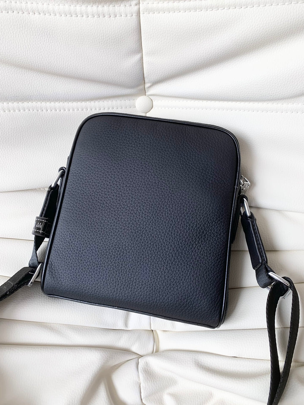G fashion single-shoulder crossbody bag 0725061810