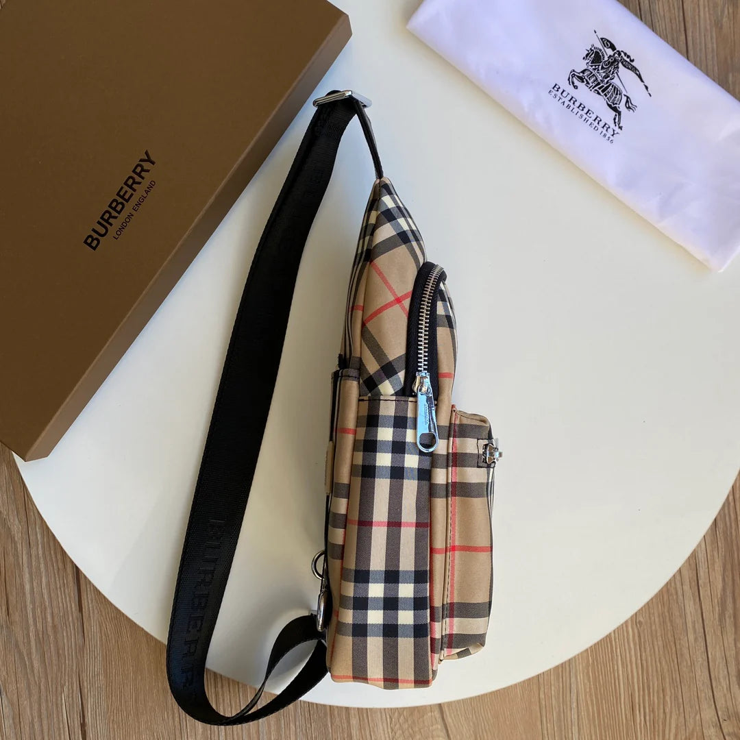Men's new fashionable and versatile chest bag 1024073108