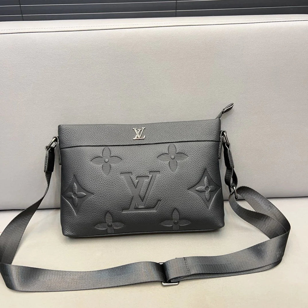 New Classic Versatile Men's Crossbody Bag 1024010411