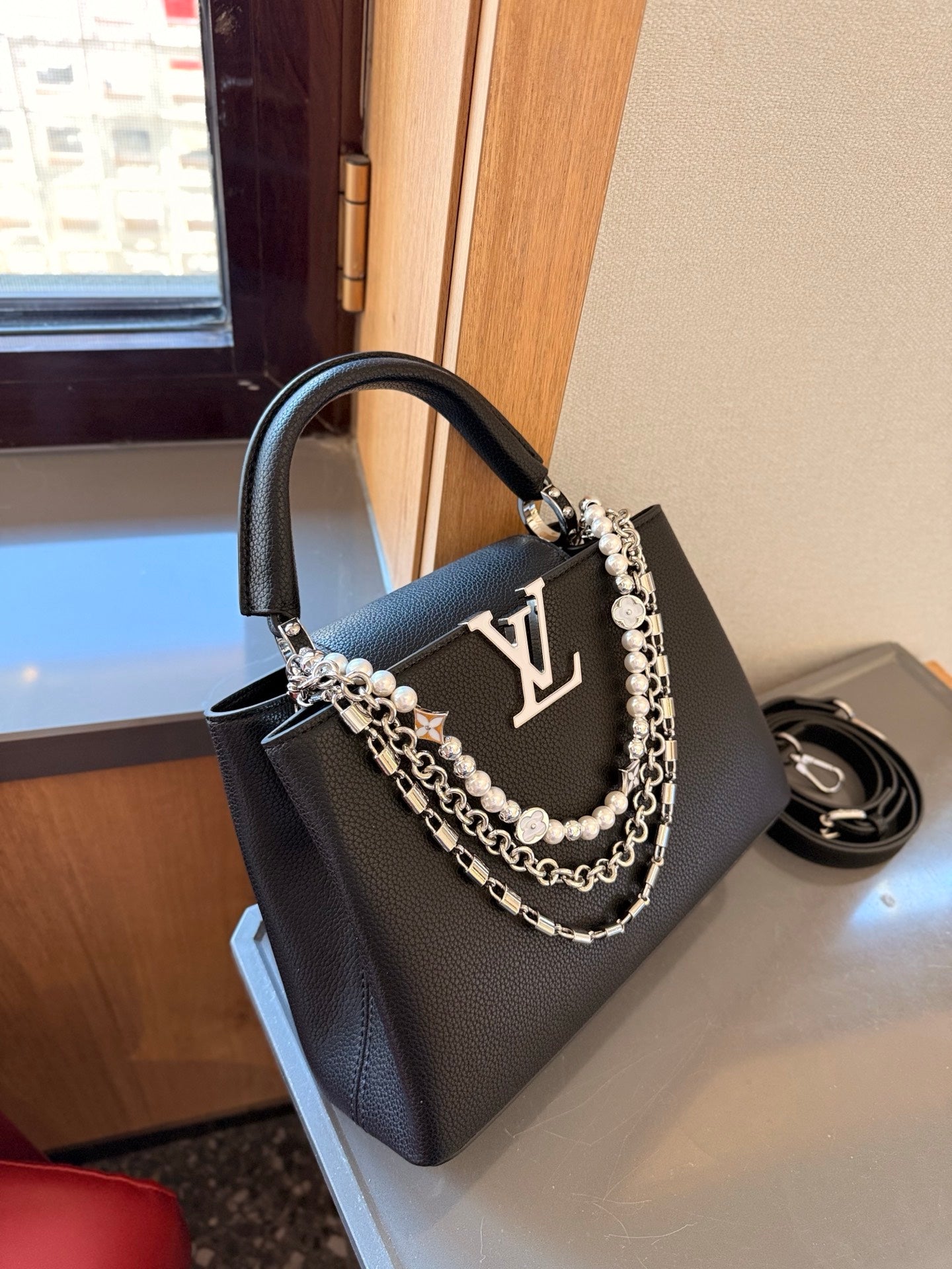 L Fashion Capucines Handbag 0725022601
