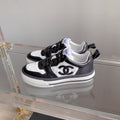 Classic versatile rhombus sneakers 1824061007