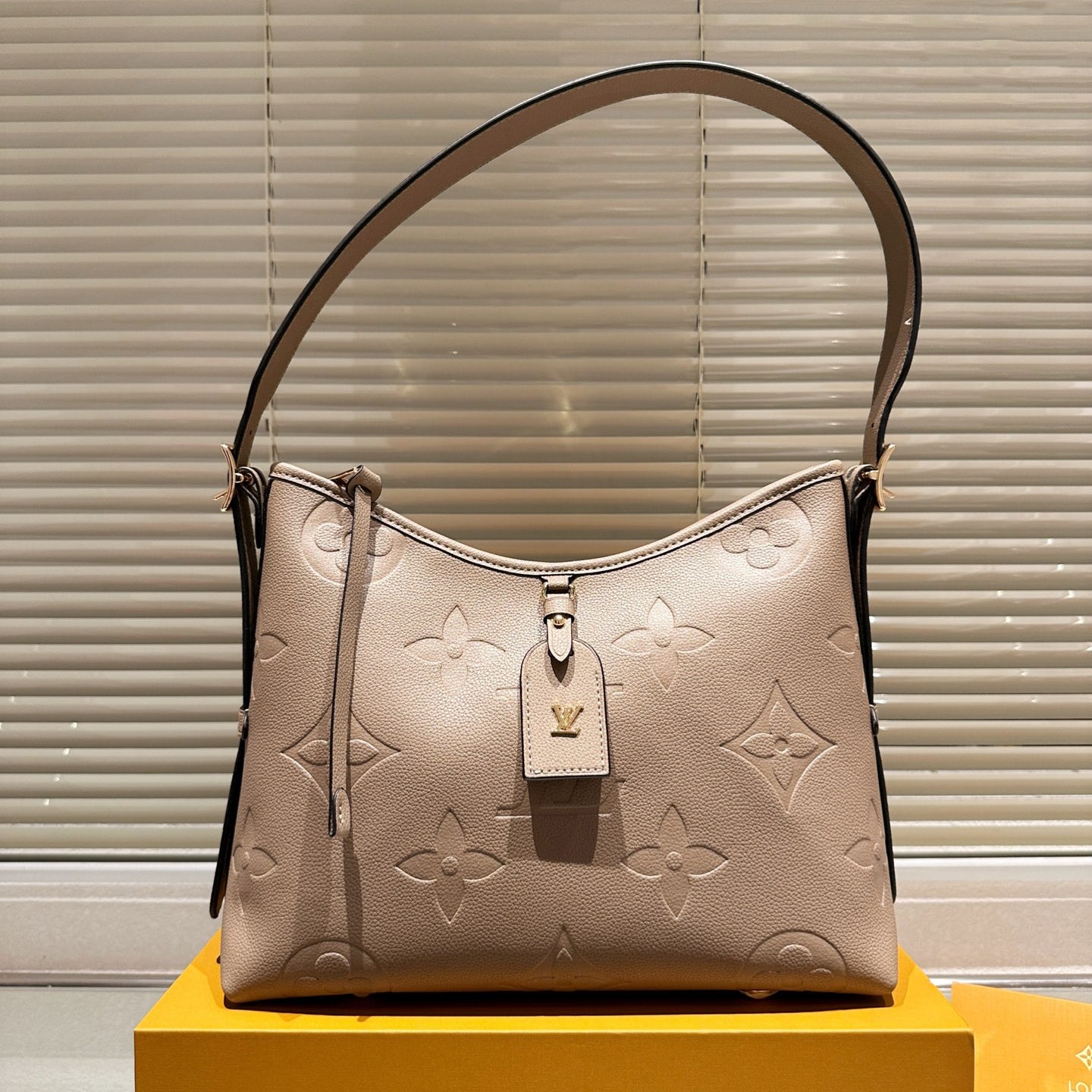 V fashion print Carryall new commuter bag 0724061303