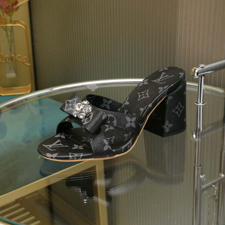 Classic all-match high-heeled sandals SXC05305