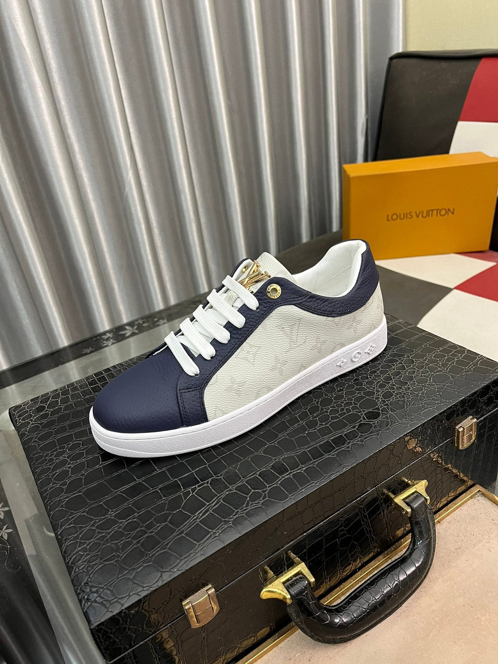 Men's stylish modern sneakers XC0723113005