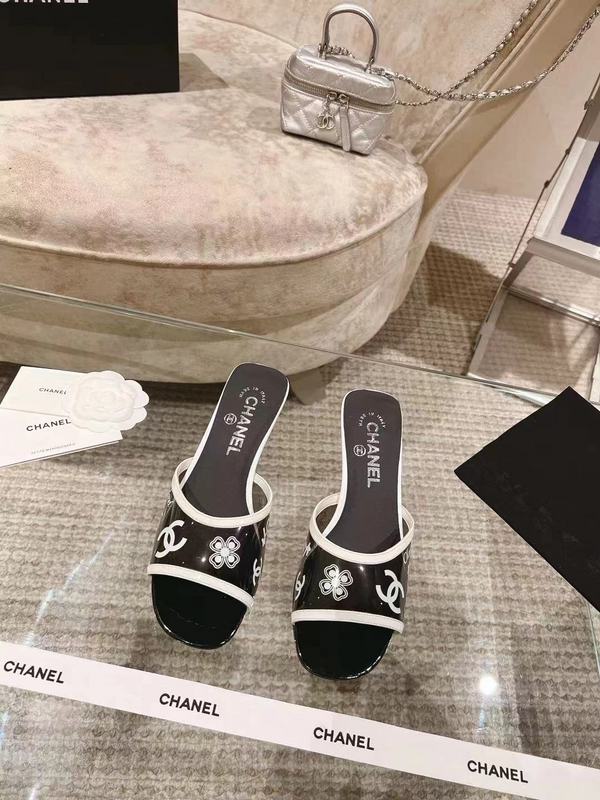 New black and white women's high heels X082908