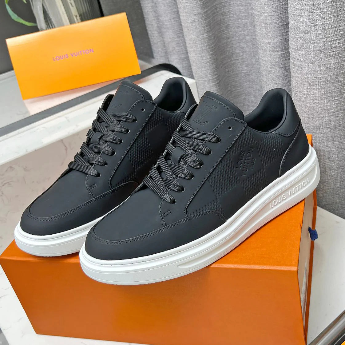 New thick-soled casual sneakers 1024121821