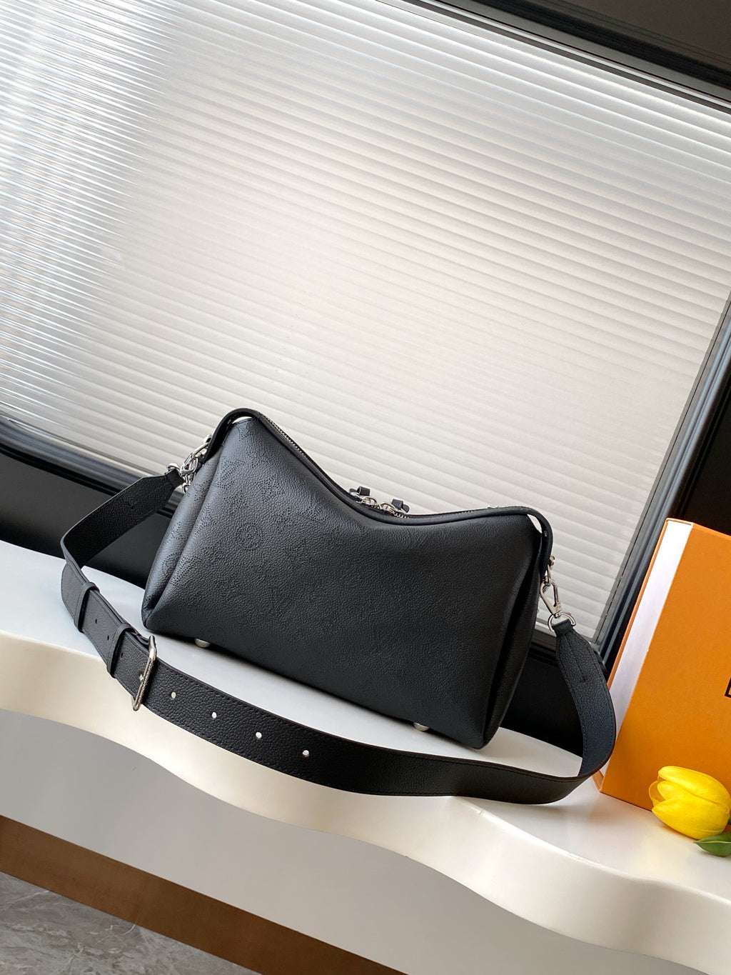 L & V Stylish Cut-out Cowhide Hand Bag M0726051906