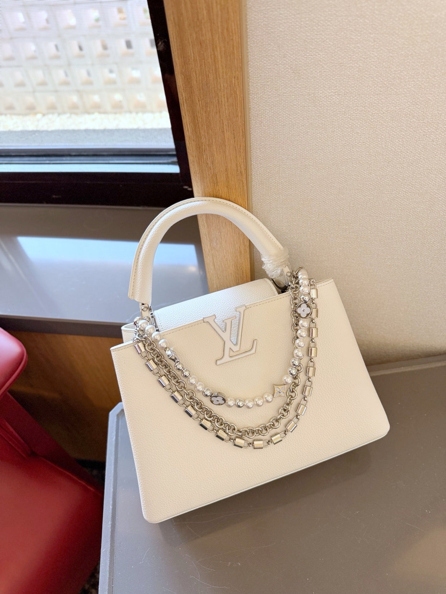 L Fashion Capucines Handbag 0725022601