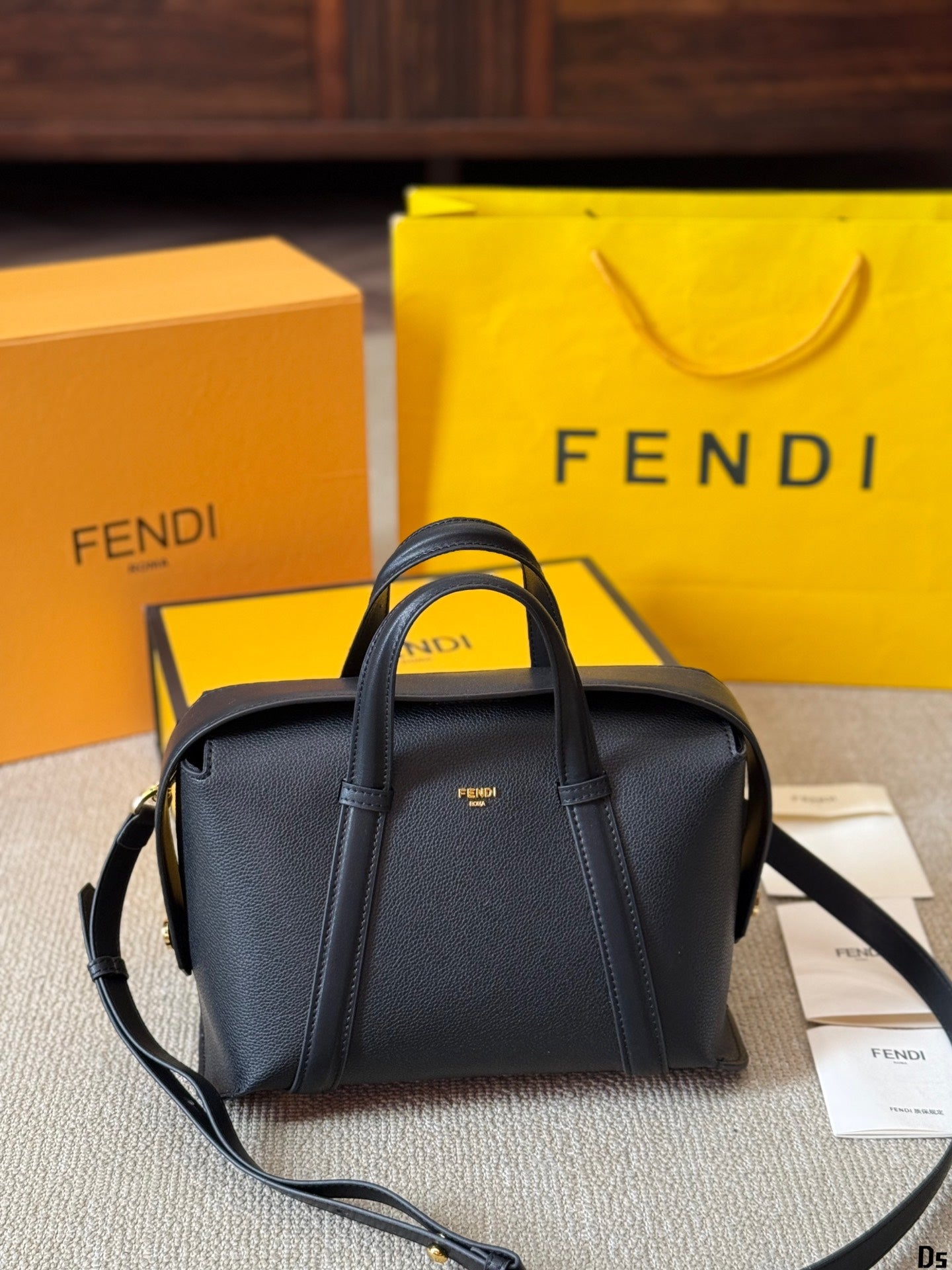 classic simple fashion handbag 0724122405