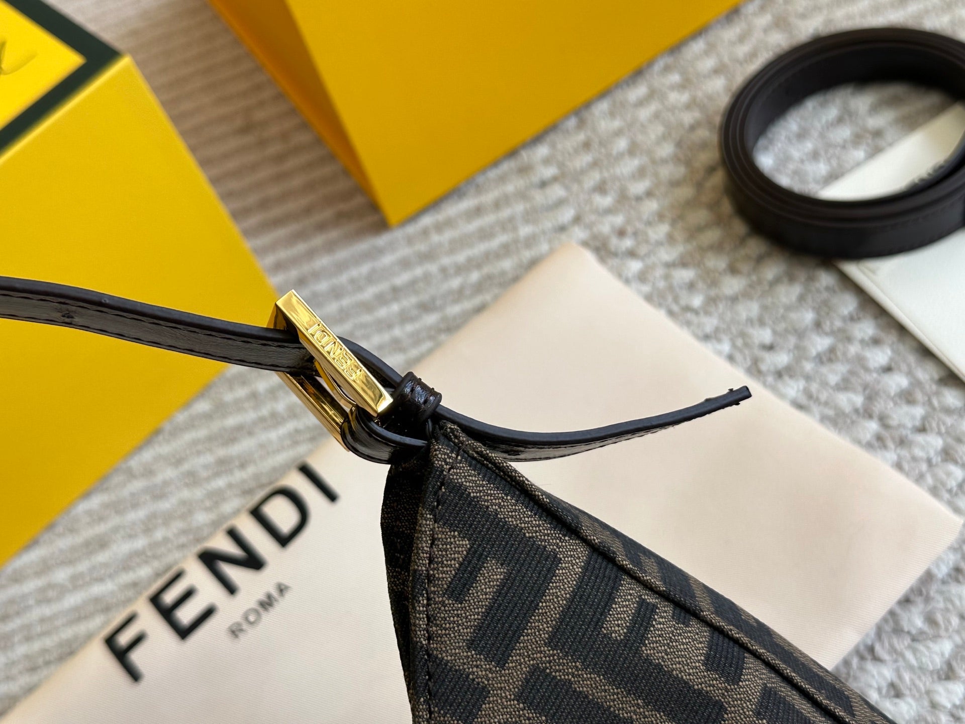 Fashionable single-shoulder Baguette Bag 0725090902