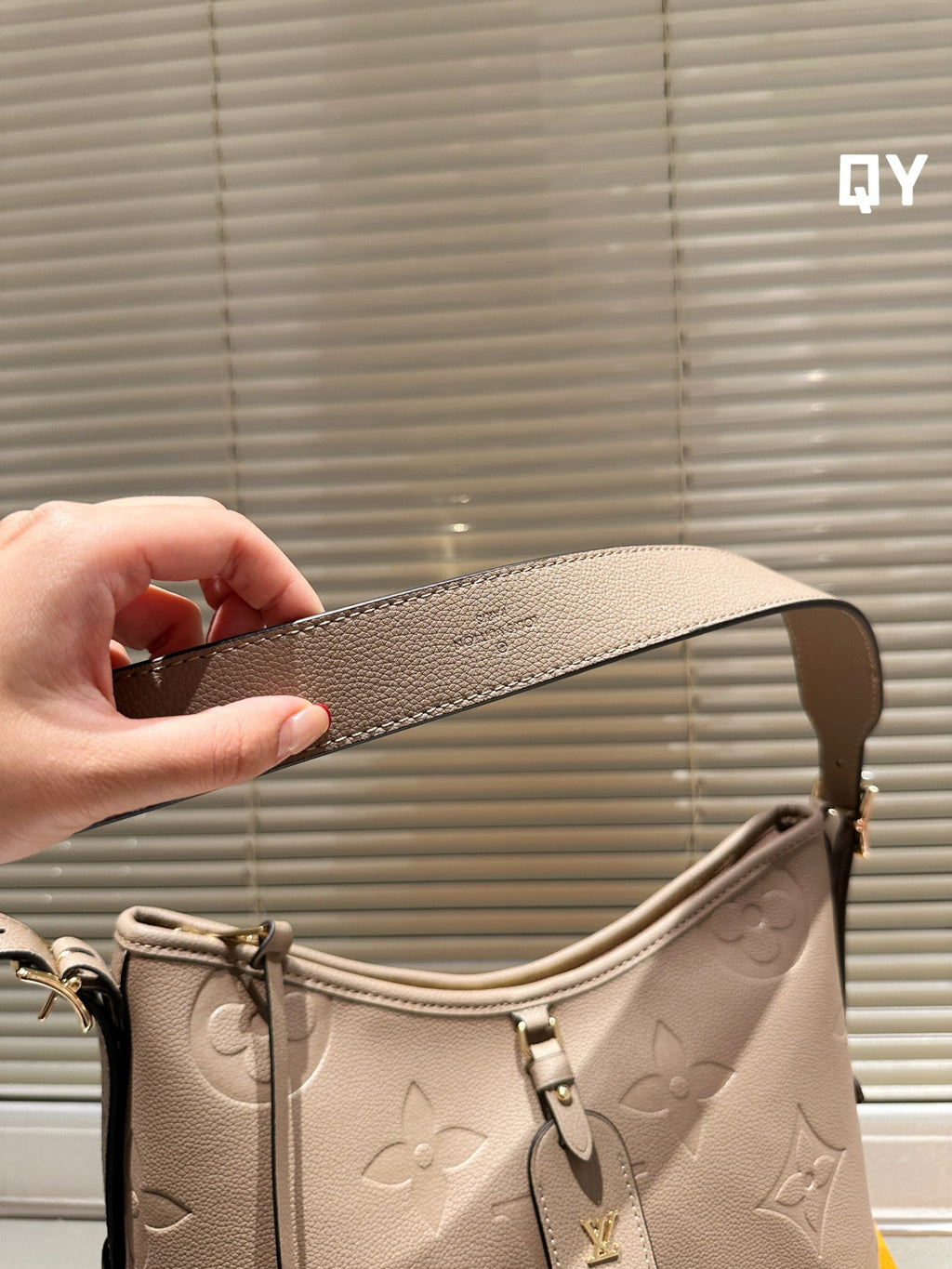 V fashion print Carryall new commuter bag 0724061303