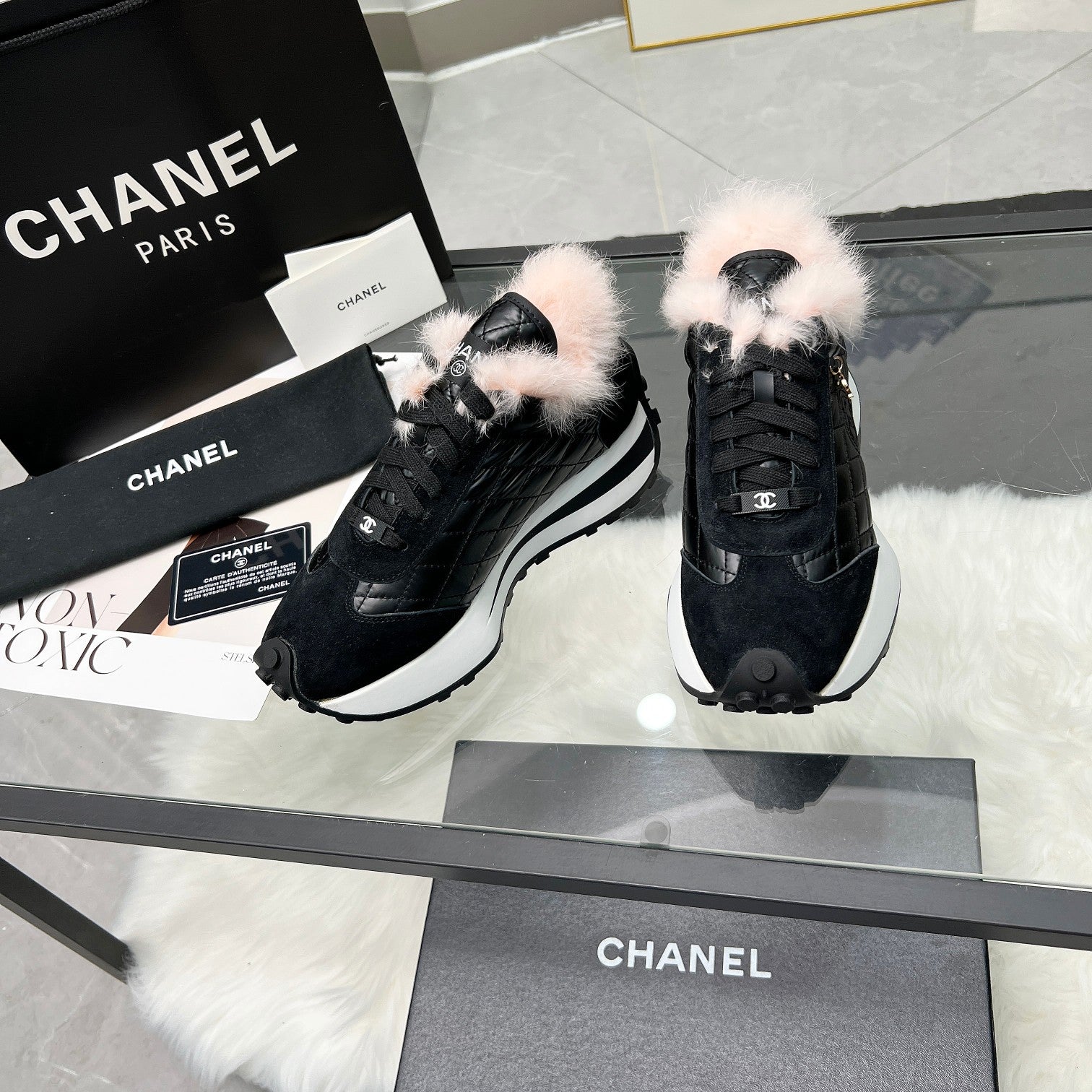 CH New Thick-soled Fashion Sneakers fb0424091109