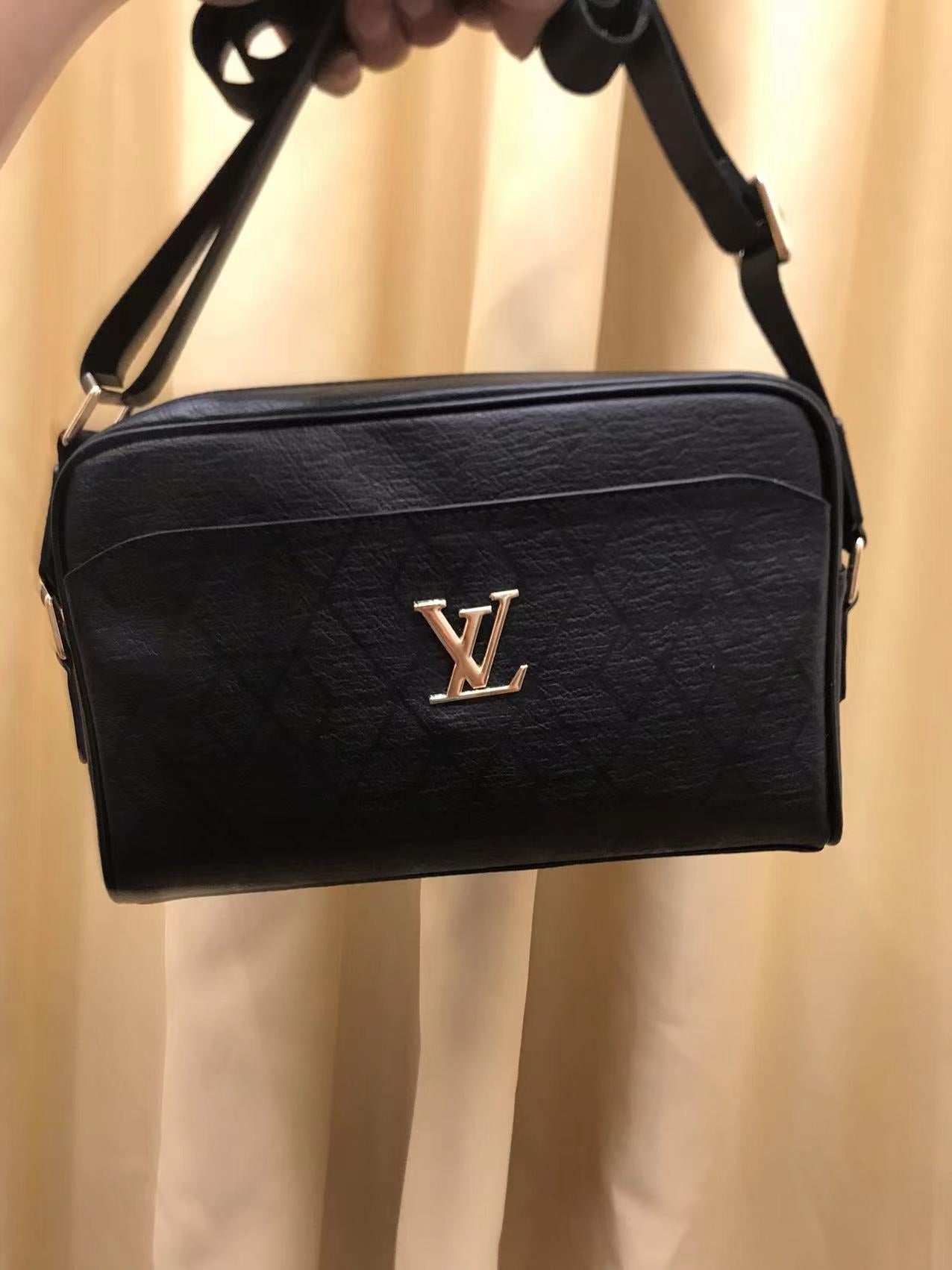 VV fashion single-shoulder crossbody bag 0725061812