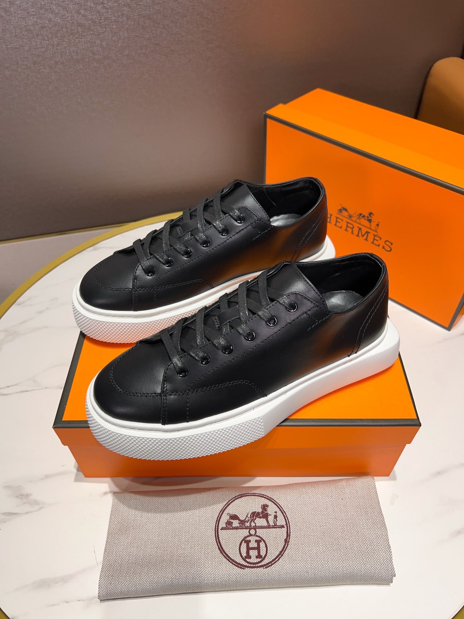 H Fashion Leather Lace-Up Sneakers 0724112204