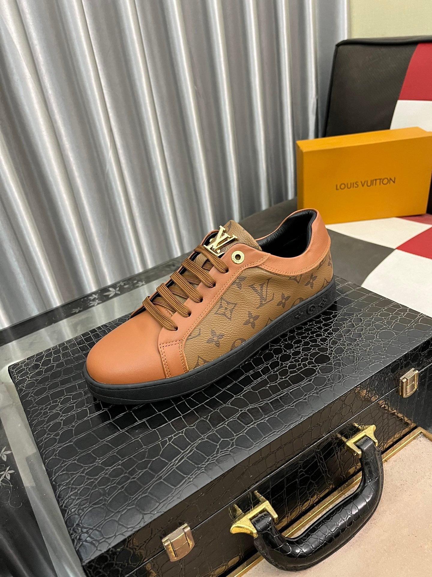 Men's stylish modern sneakers XC0723113005