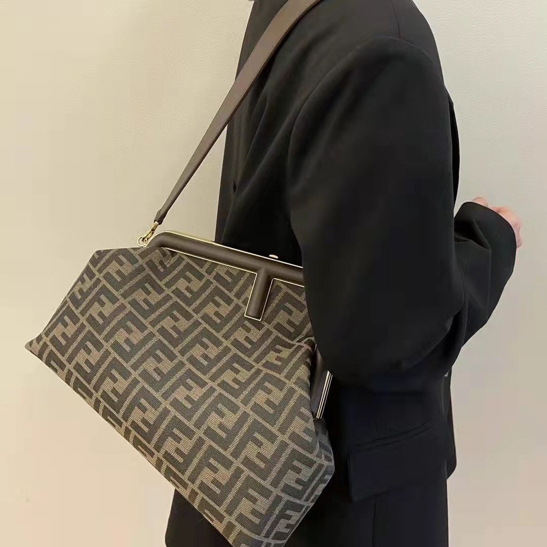 Fashionable all-match bag XC0723071701