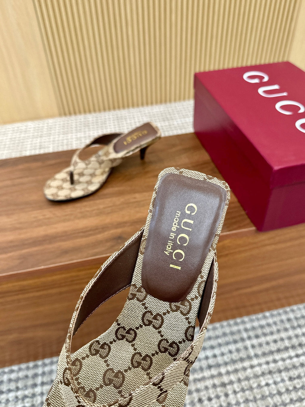Fashionable high heel flip flops 0726041701