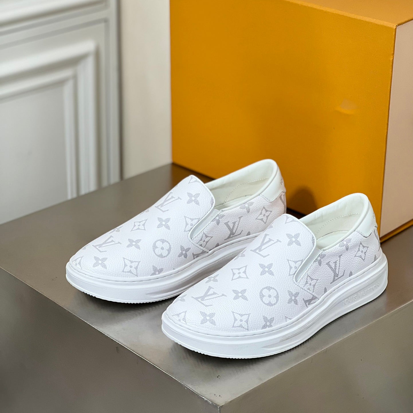 low-top printed slip-ons XC0723041702