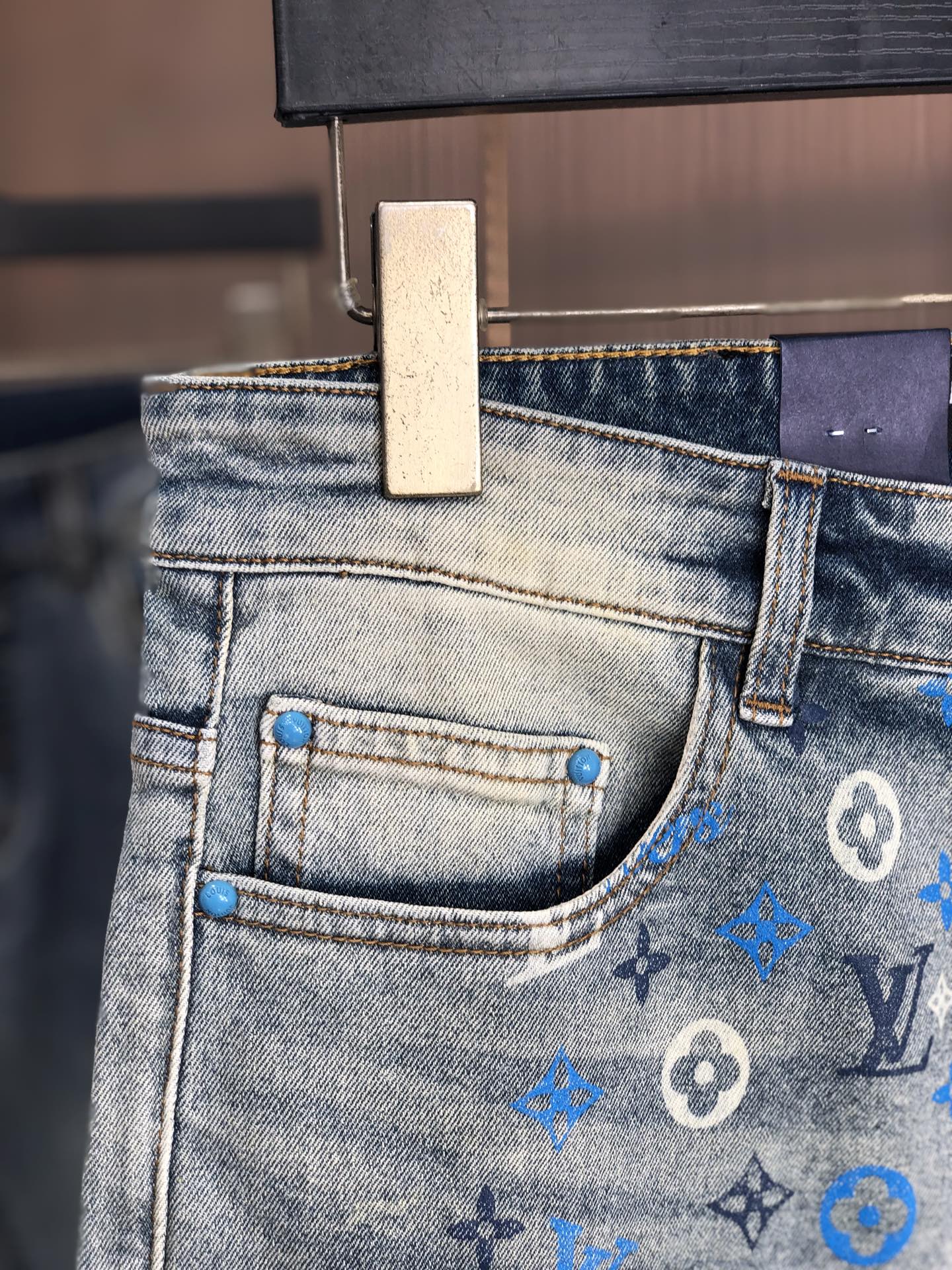 V Spring/Summer Slim Fit Straight Leg Jeans 0726051911