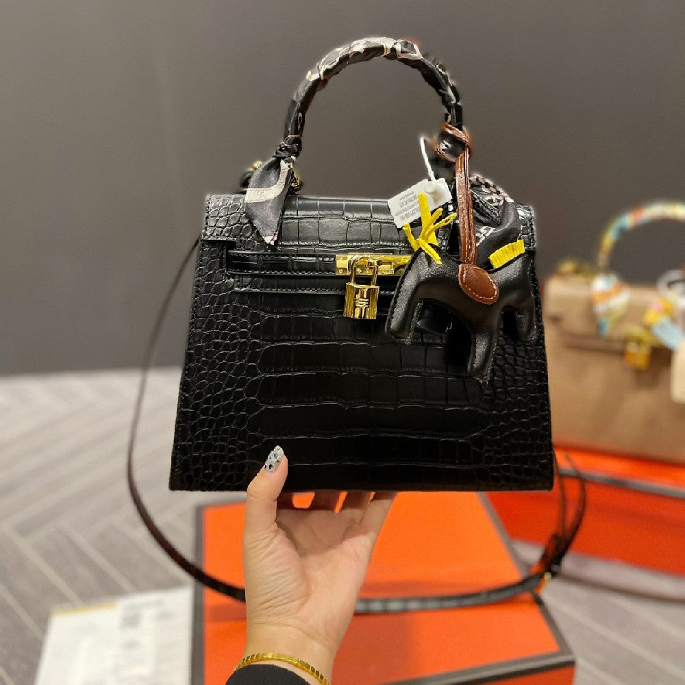 Kelly Handbag In Black Crocodile Leather