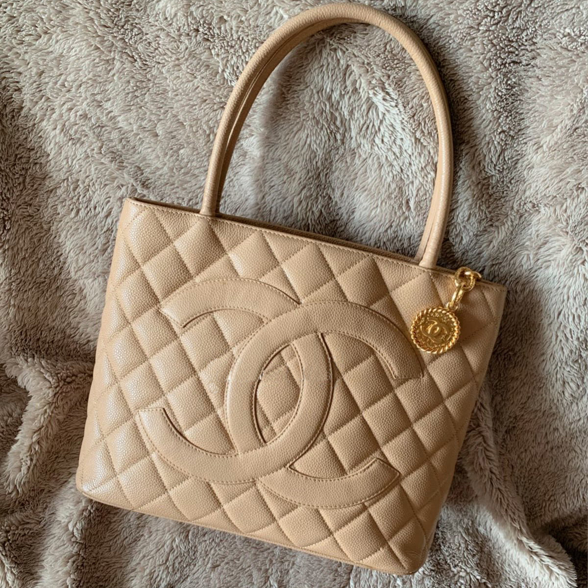 26SS New Women's Hilton Gold Coin Bag 0726031011