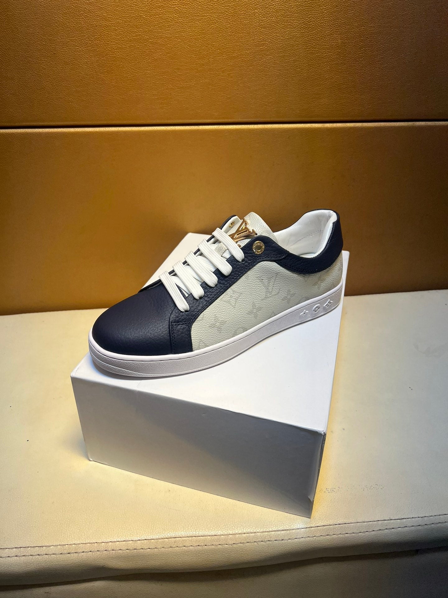 Men's stylish modern sneakers XC0723113005