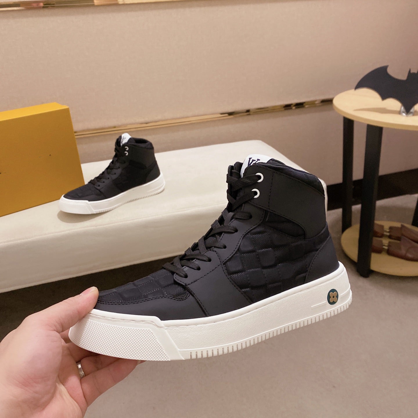 New Fashion Men's Black and White Lace-Up Casual Shoes Design Short Boots