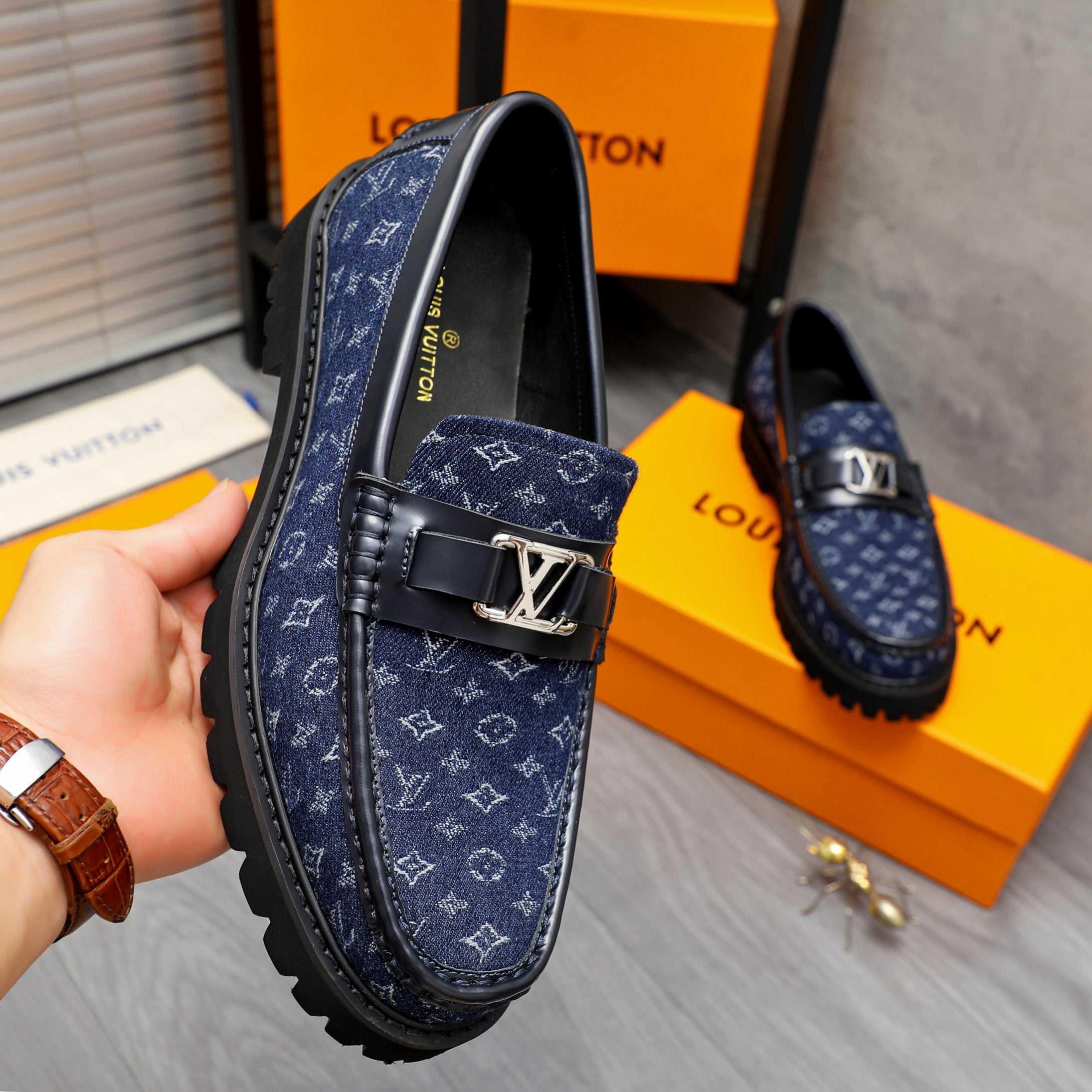V new spring and summer fashionable denim loafers 0724042312