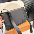 V Fashion Classic Messenger Bag 0724110702