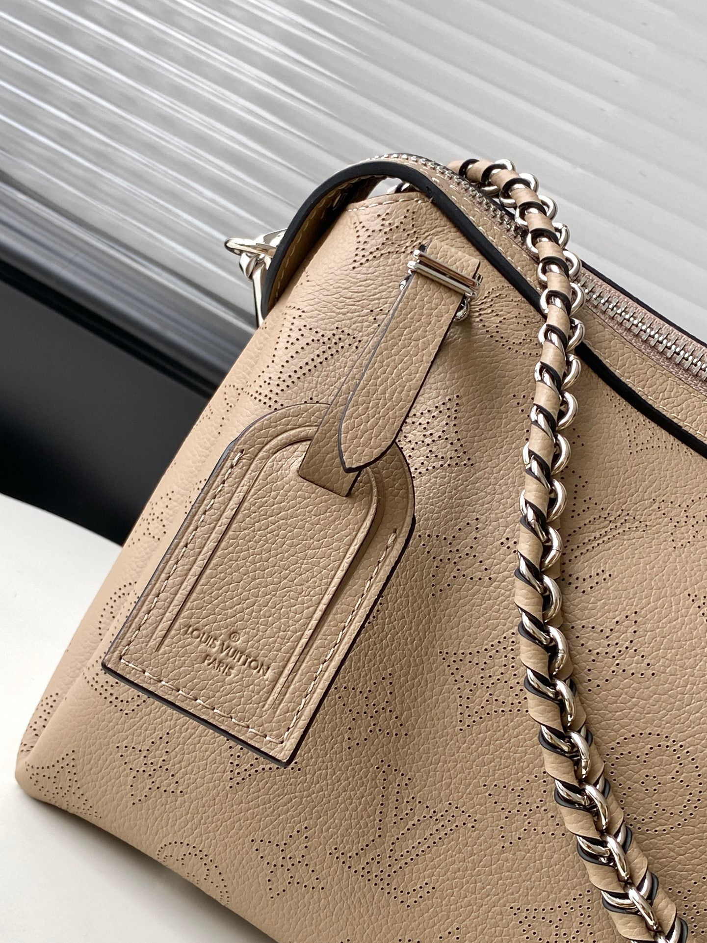 L & V Stylish Cut-out Cowhide Hand Bag M0726051907