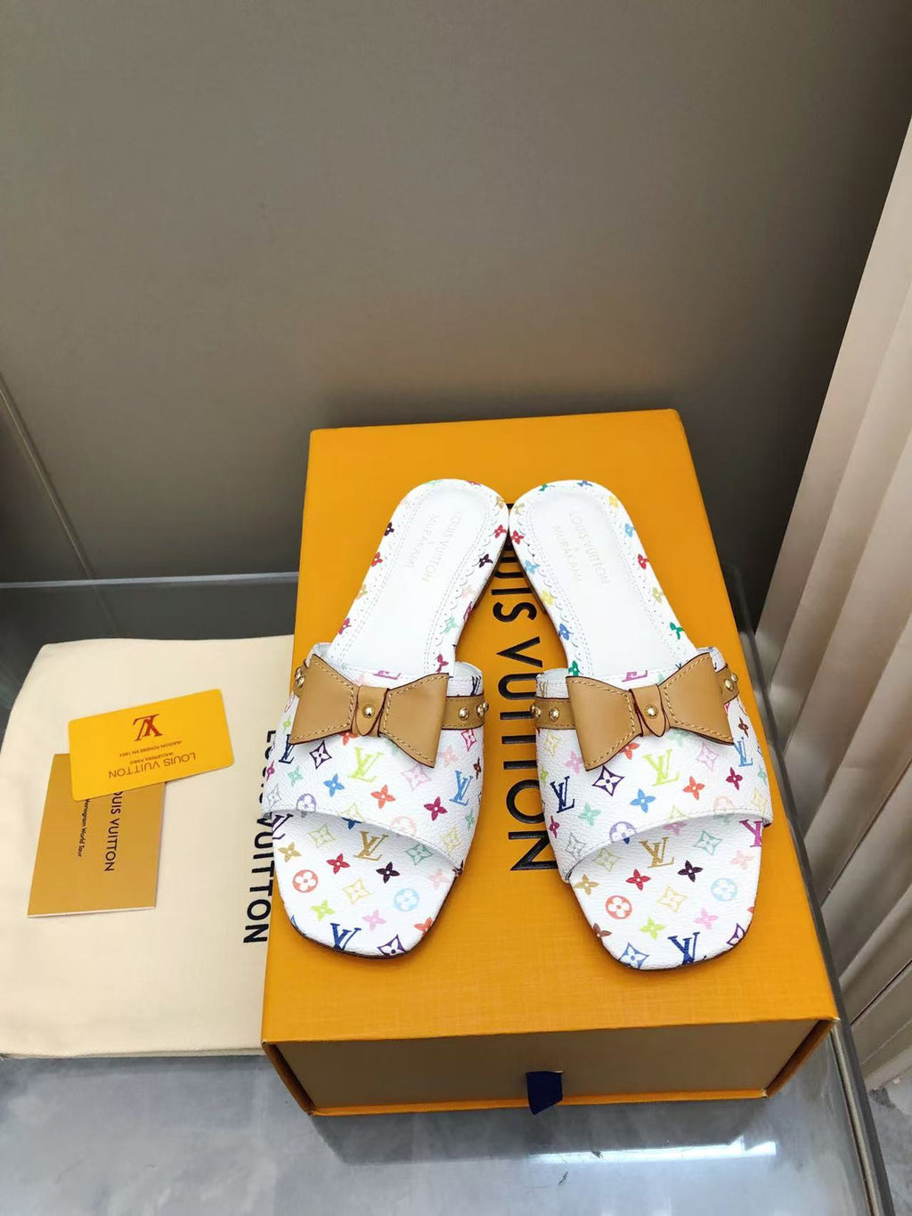 L fashion 3 color hot slippers 0725031903